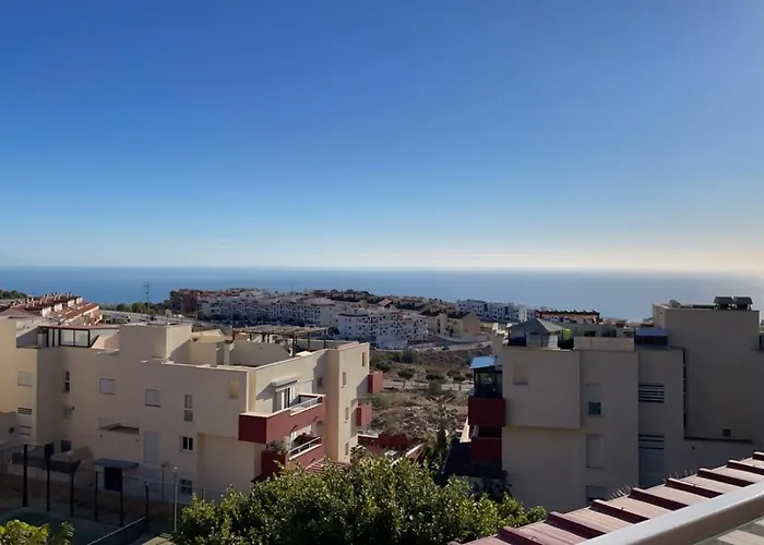 Cozy Apartment With Sea Views In Benalmadena
