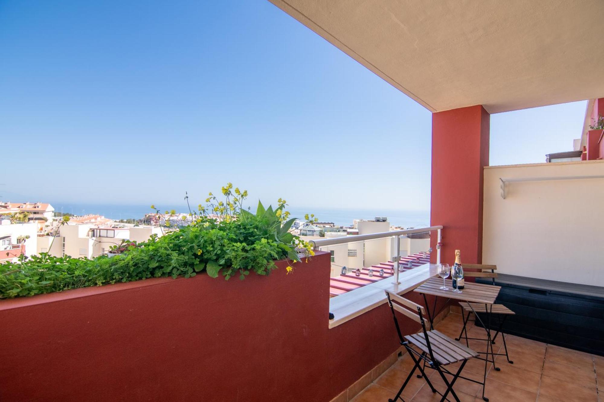 Cozy With Sea Views In * Benalmádena